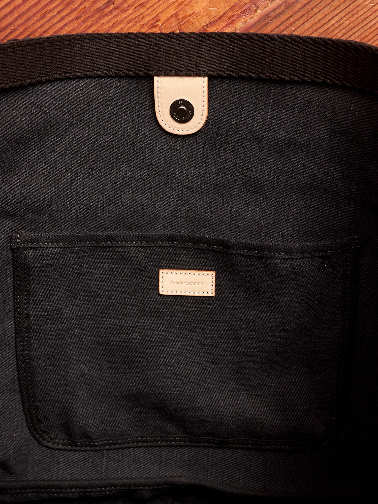 Square Shoulder Bag in Black - Image 9