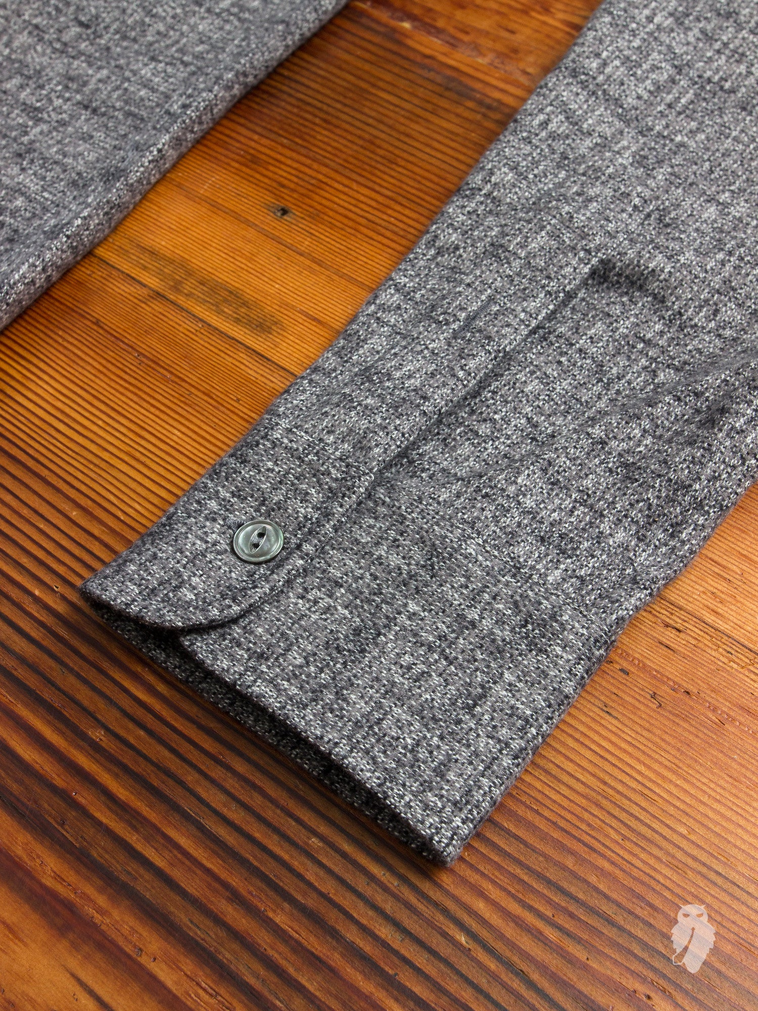Static Slub Brushed Flannel in Charcoal - Image 4