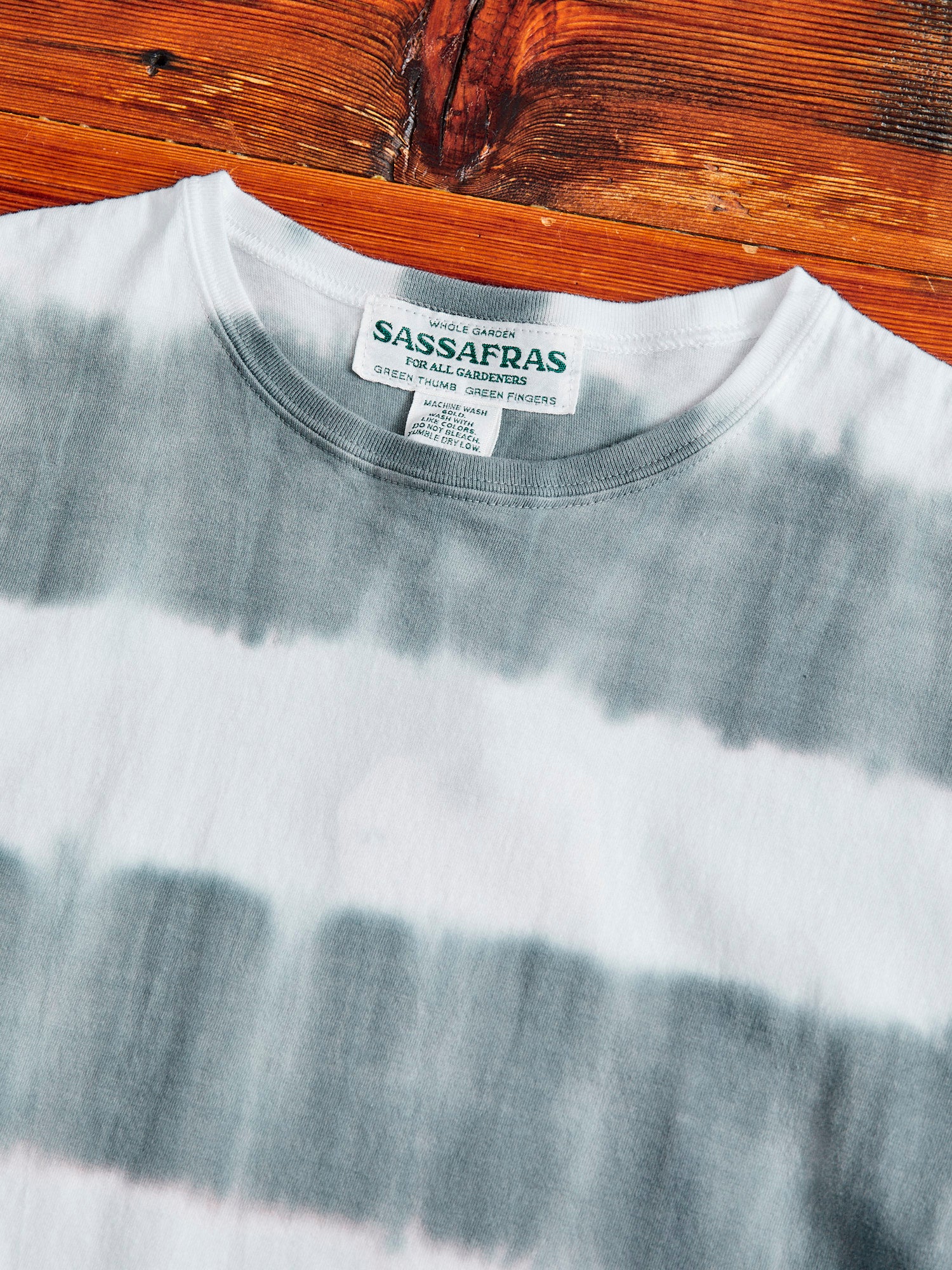 Stratum Tie-Dye Border T-Shirt in Grey - Image 3