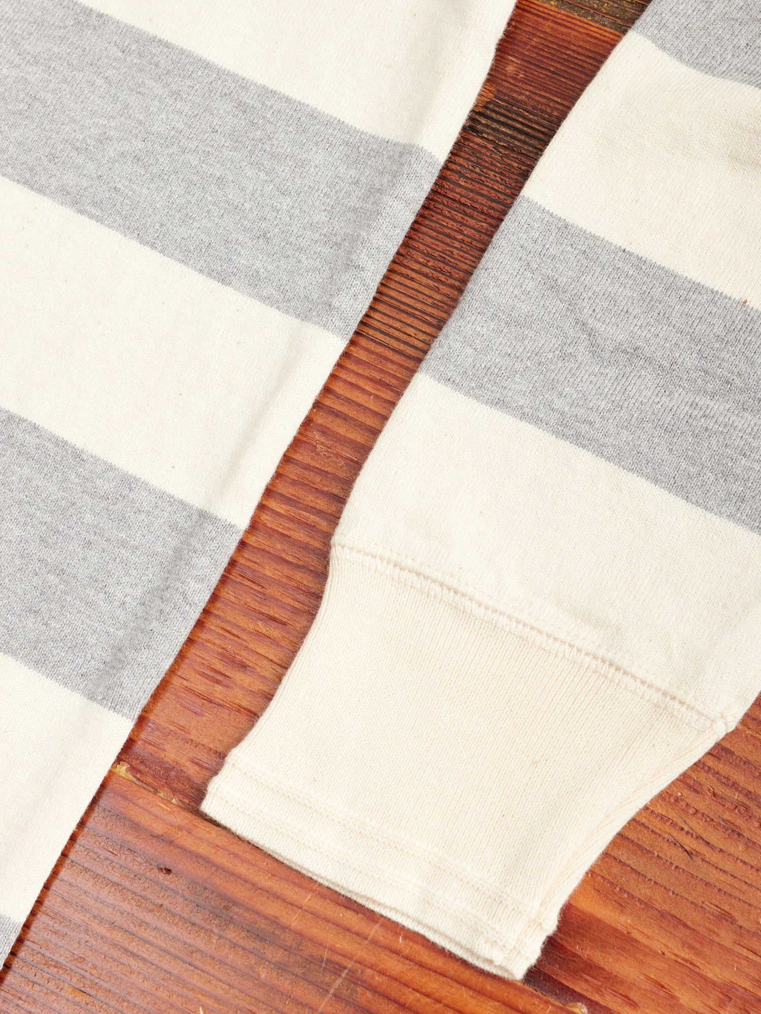 Striped Border Long Sleeve T-Shirt in Heather Grey - Image 4