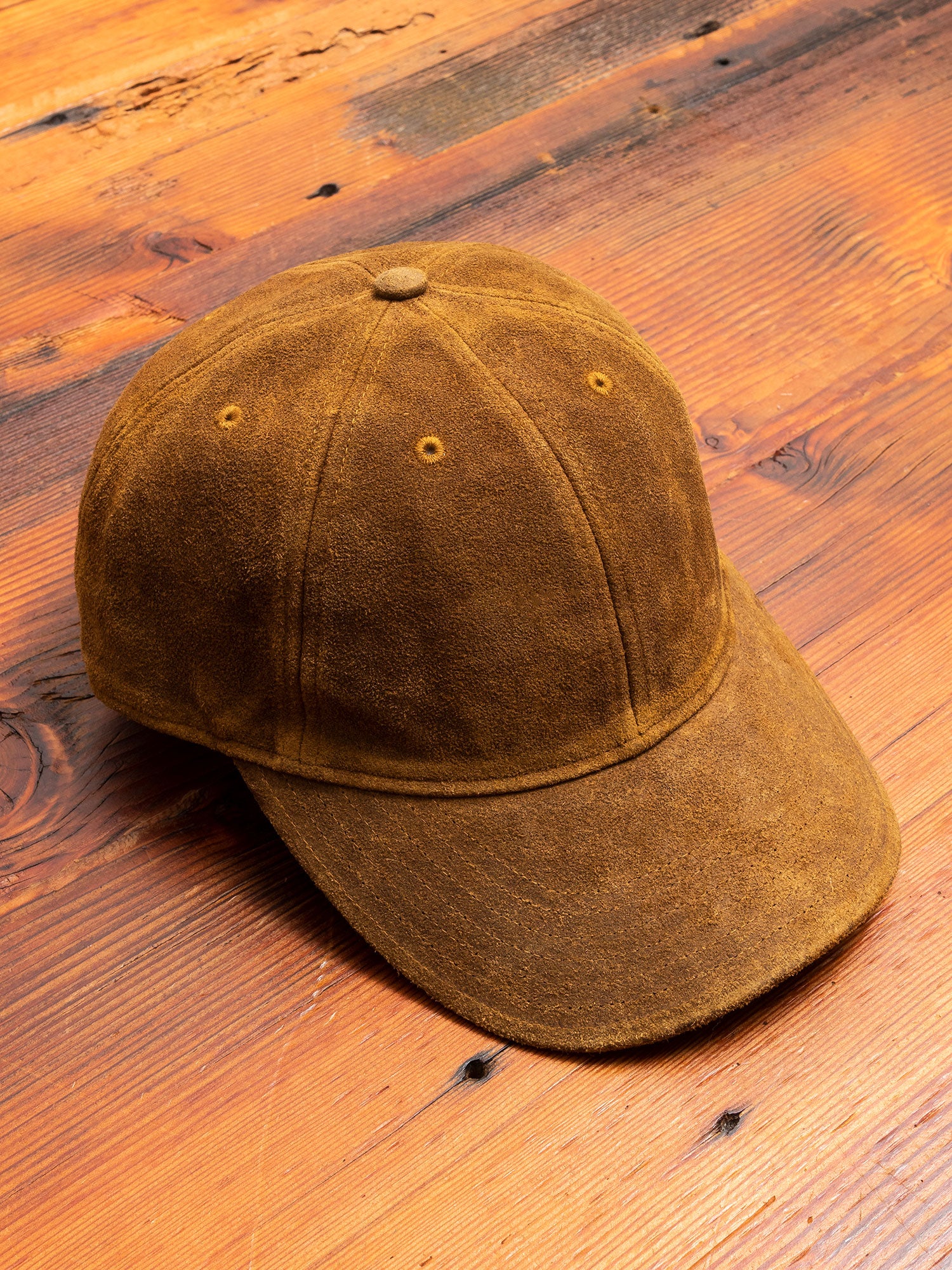 Suede Baseball Cap in Brown