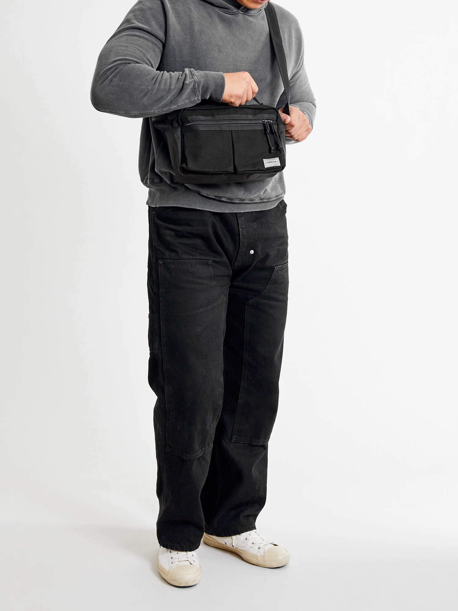 "Switch" Shoulder Bag (S) in Black - Image 12