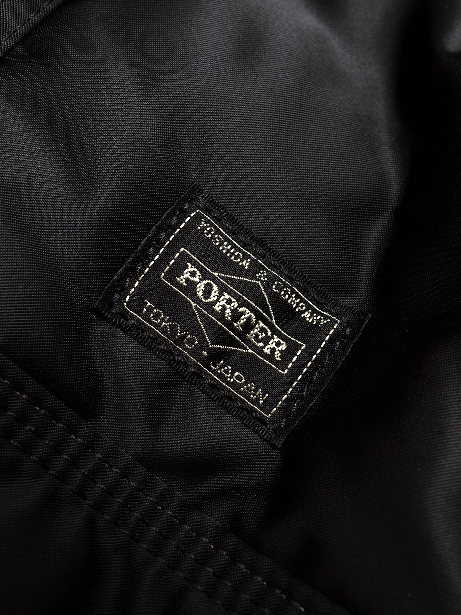 "Tanker" 2-Way Boston Bag (M) in Black - Image 3