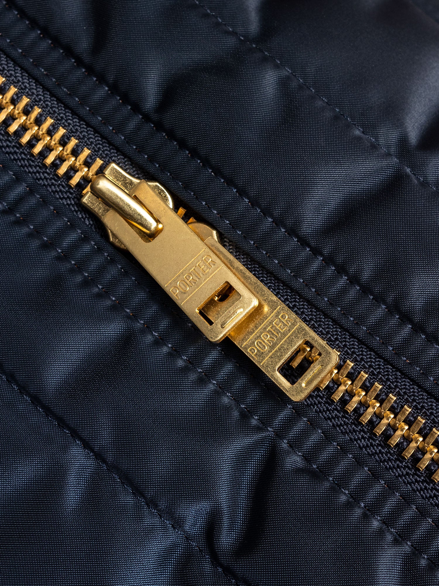 "Tanker" 2-Way Boston Bag (M) in Iron Blue - Image 9
