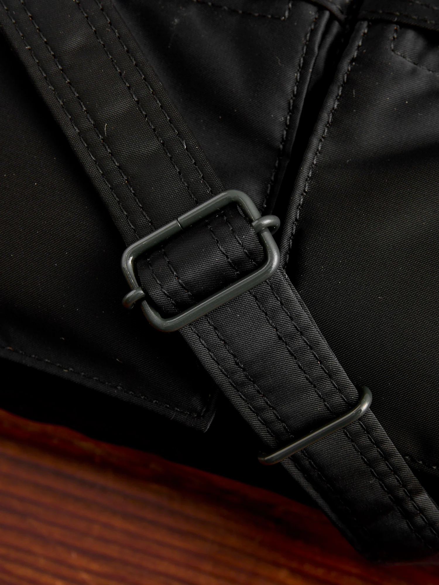 "Tanker" Shoulder Bag (S) in Black - Image 3
