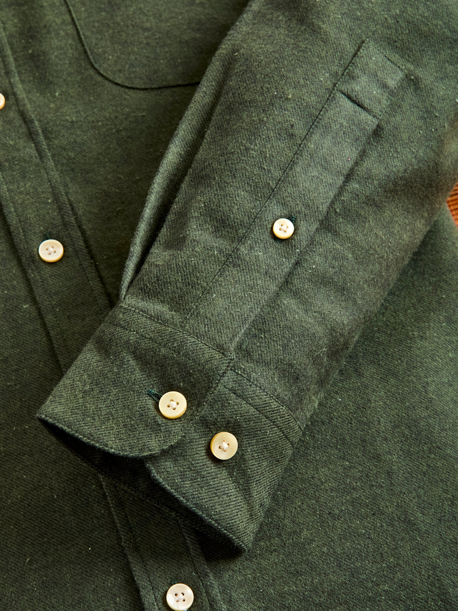 Teca Button-Up Shirt in Forest Green - Image 5