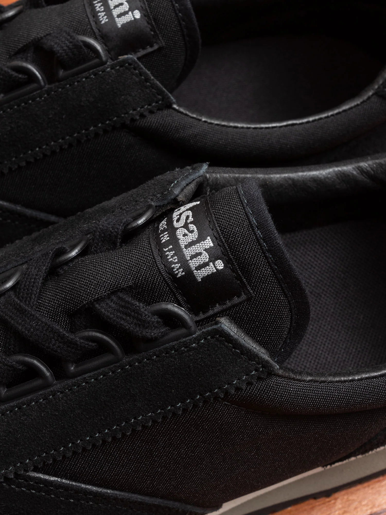Trainer 024 in Black - Image 4