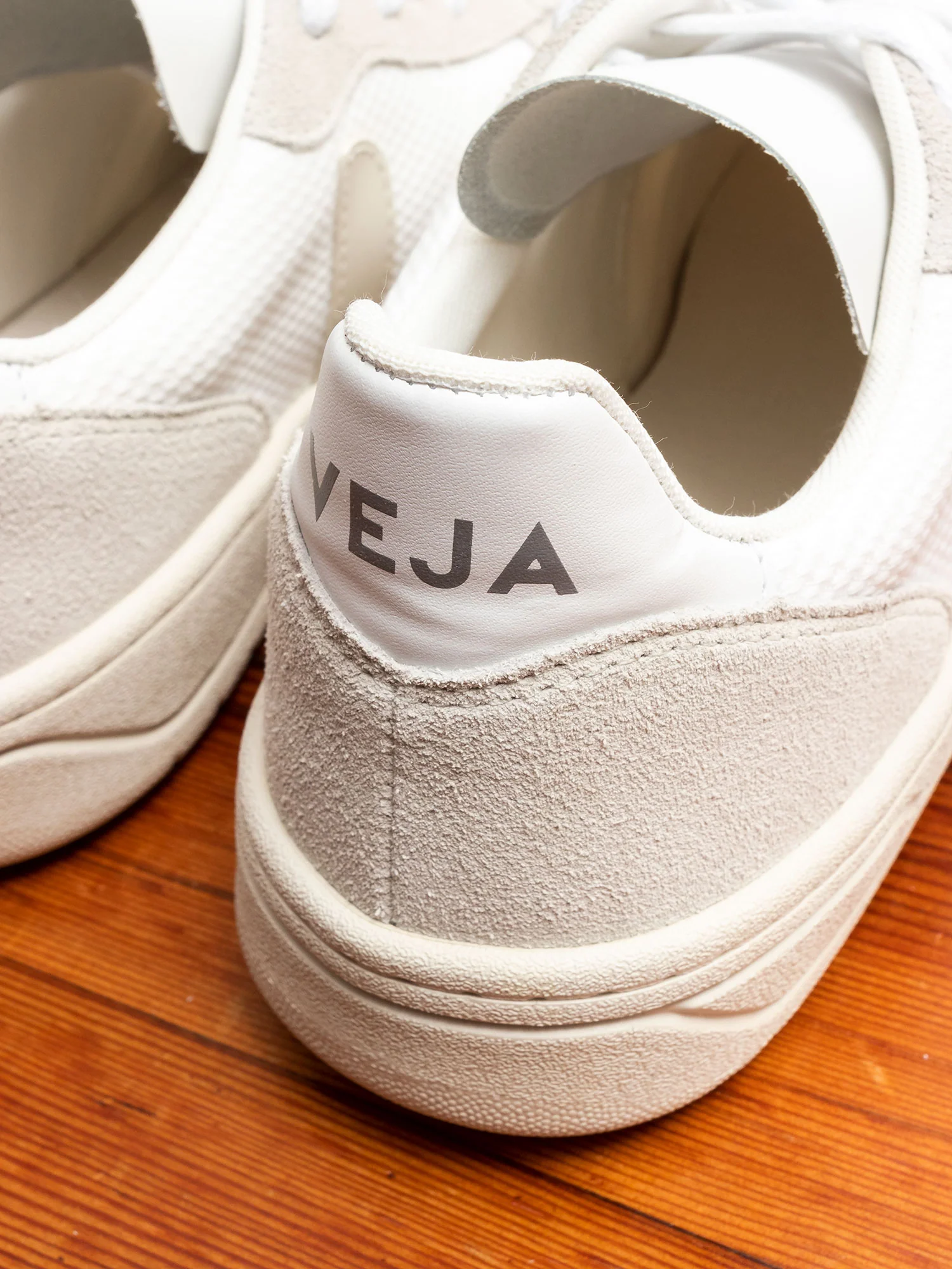 V-10 B-Mesh Sneaker in White Natural Pierre - Image 6