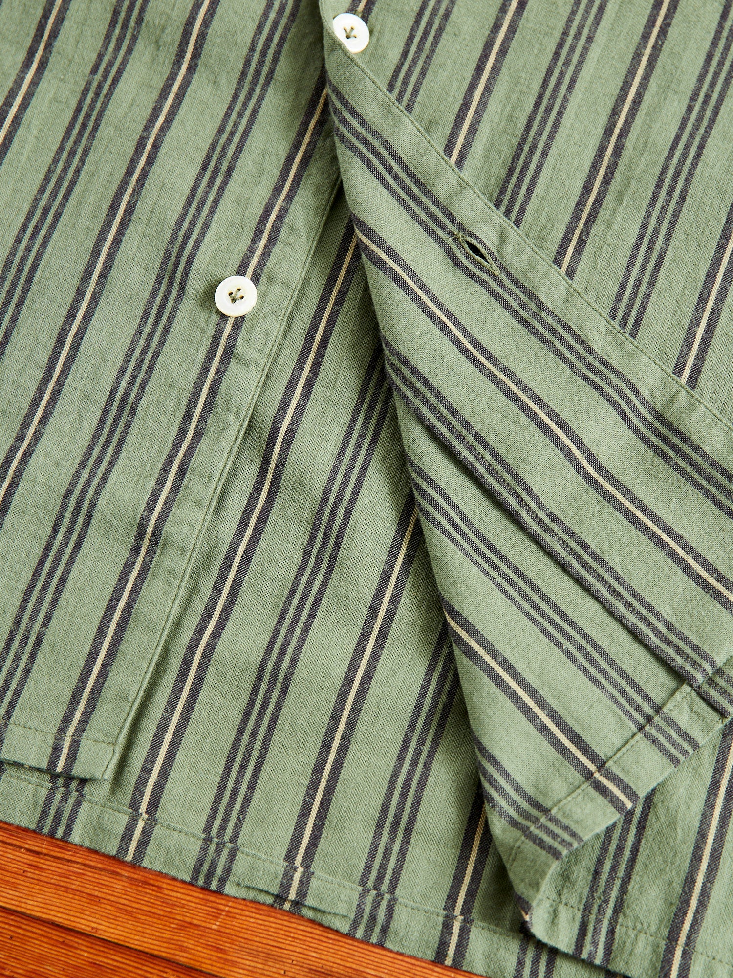Linen Short Sleeve Shirt in Striped Olive - Image 7