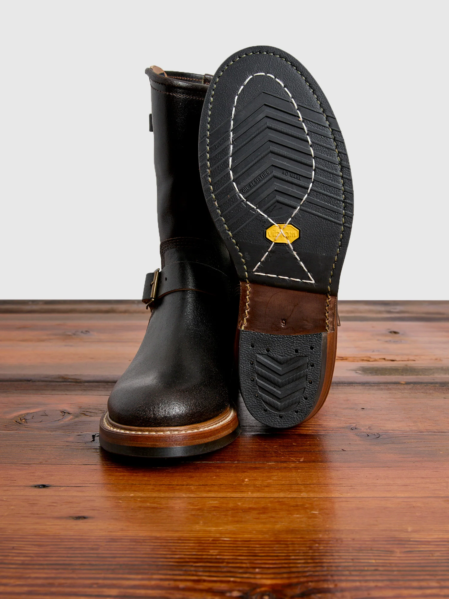 Wabash Engineer Boot in Horween Waxed Flesh Dark Brown - Image 2