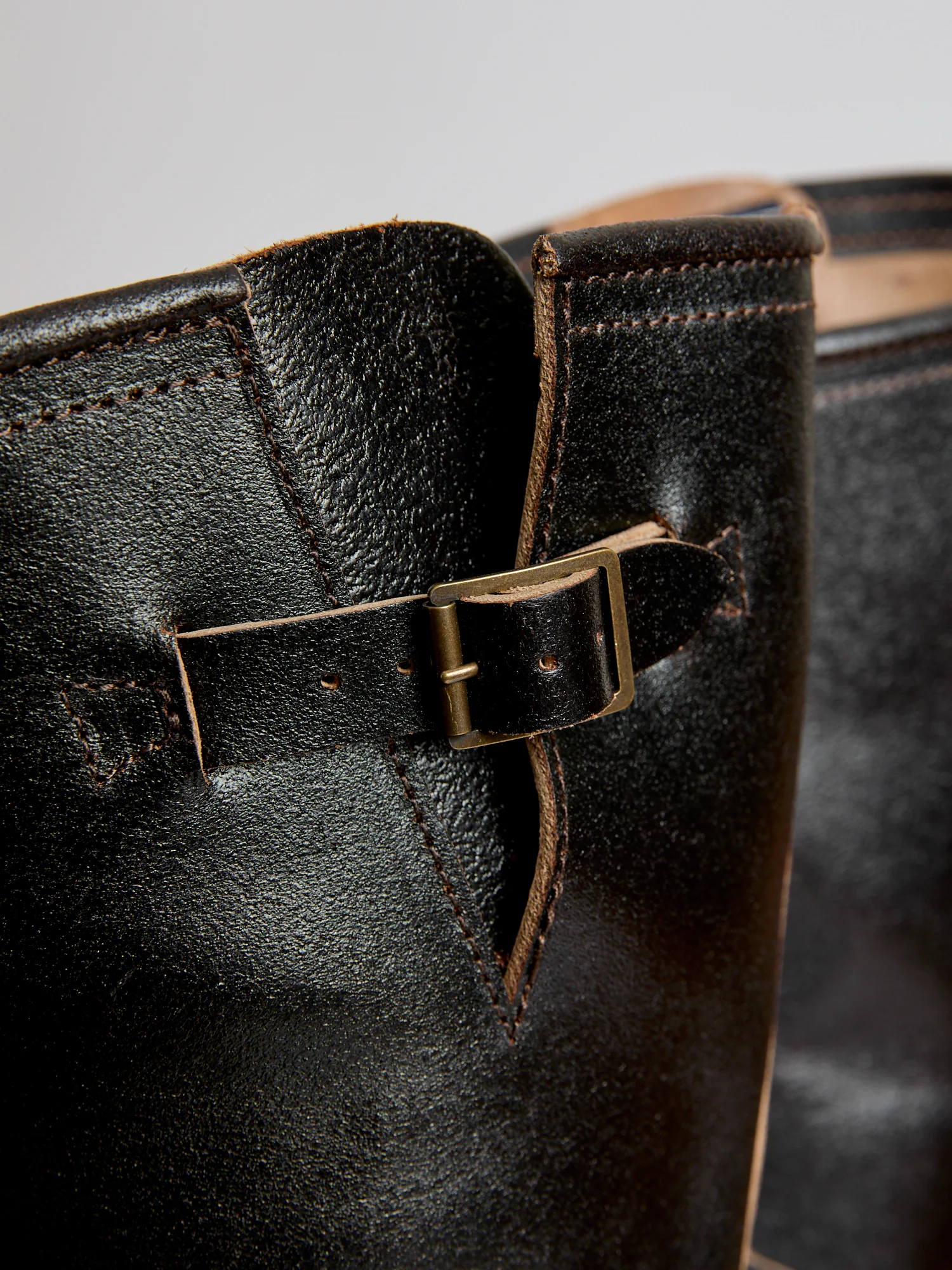 Wabash Engineer Boot in Horween Waxed Flesh Dark Brown - Image 5
