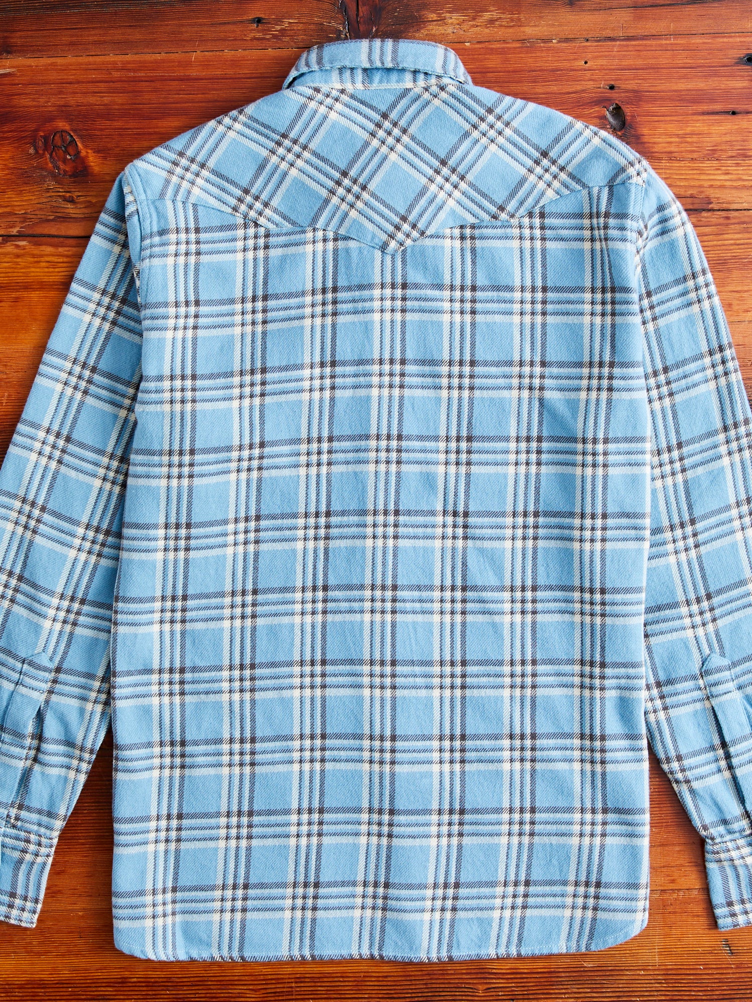 Washed Flannel Pearl Snap Shirt in Rogue River - Image 8