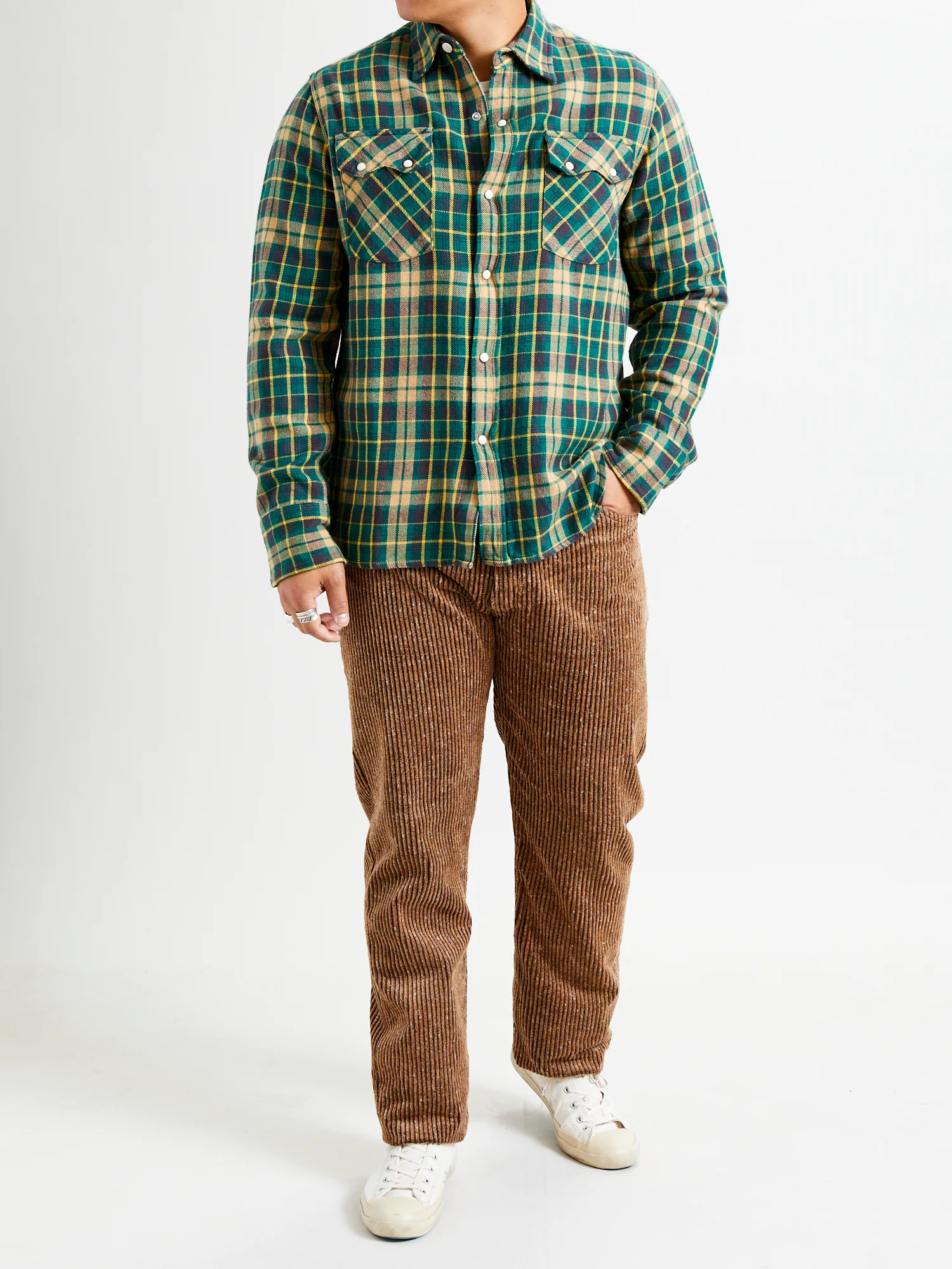 Washed Flannel Pearl Snap Shirt in Wisconsin White Pine - Image 9