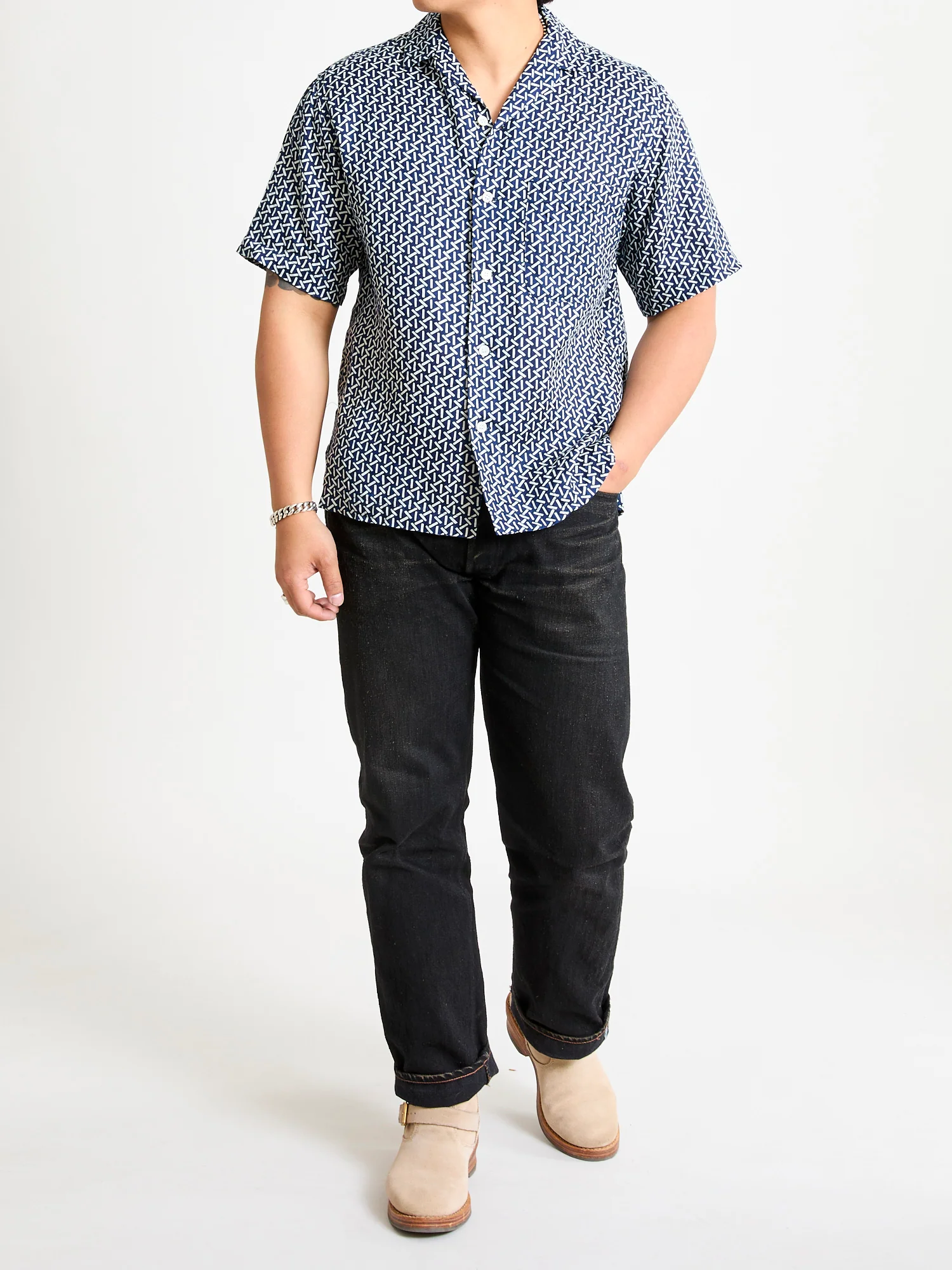 "Yama-Komon" Bassen Short Sleeve Shirt in Indigo - Image 12